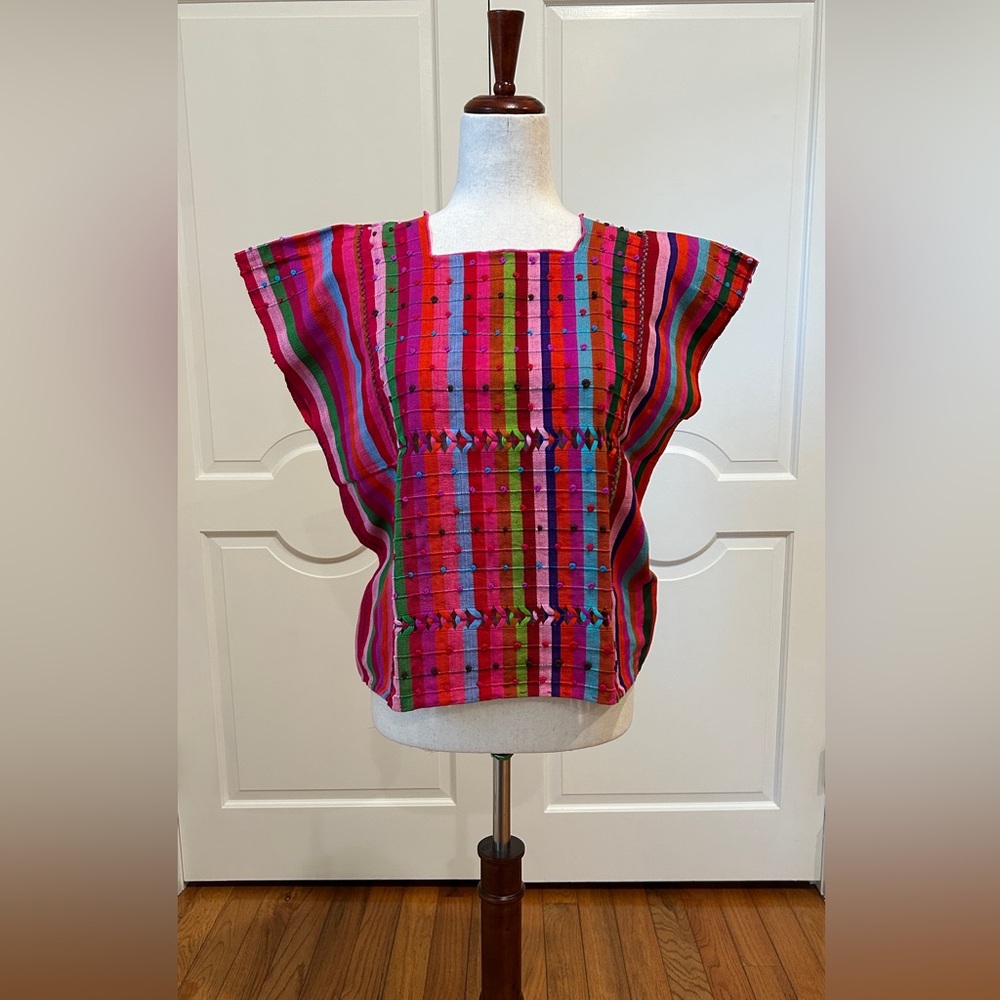 Handwoven Chiapas huipil Blouse. 100 % handmade 0n a backstrap loom.